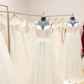 bazar White Sunday